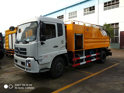 東風吸糞車廠家直銷生產基地 在線咨詢